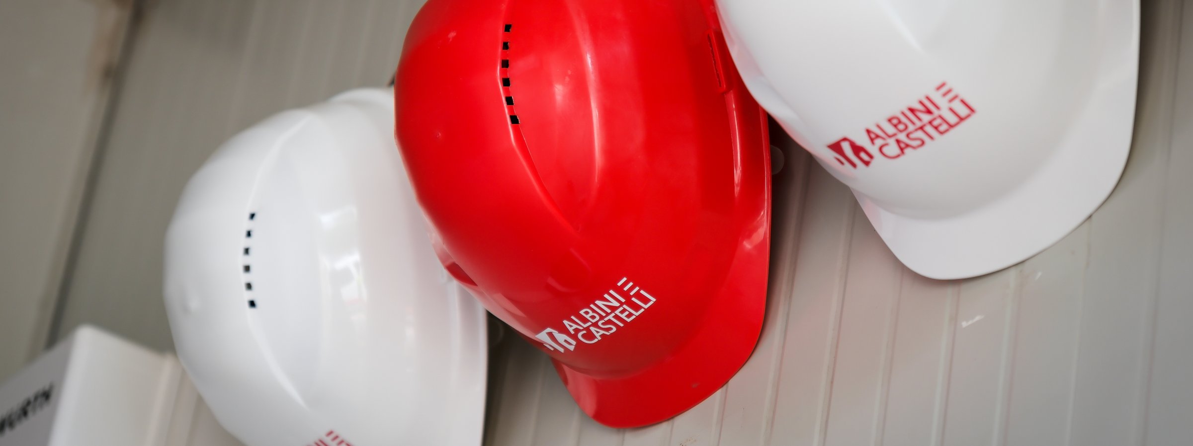 Albini e Castelli construction helmets